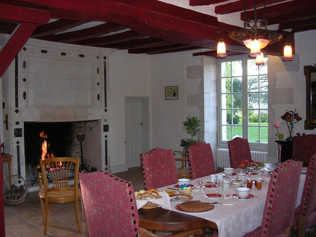 Bed and Breakfast Chateau De La Noblaye Lemere Exterior foto